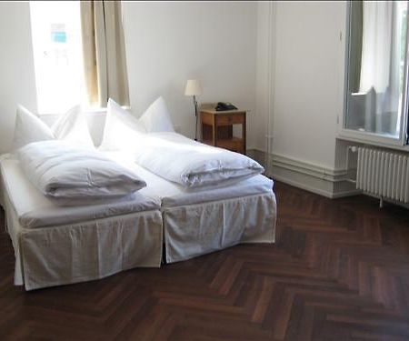 Hotel Castle Garden Binningen Habitación foto